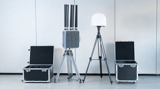 kaufen 10km 70M-6GHz Drohnenerkennungs- und Störsender-integriertes Gerät, stationärer Vollfrequenz-Störsender-Detektor 2,4 GHz 5,2 GHz 5,8 GHz 2400 MHz 5200 MHz 5800 MHz Online-Herstellung