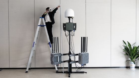 kaufen Vollband 70MHz-6GHz Festgerät zur Erkennung und Störung von Drohnen mit 1 N Superinterferenz 10 km Erkennung und 3 km Störung Online-Herstellung