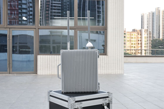 kaufen 13-22 Frequenzbänder Langstrecken-Drohnen-Spoofer mit 5 km - 20 km anpassbarer Reichweite und IP65 wasserdichtem GNSS-Täuschungsgerät für Anti-Drohnen-Systeme Online-Herstellung