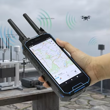 kaufen Handheld-Drohnendetektor mit UAV-Spektrumerkennungsprotokollanalyse, Remote-ID-Erkennung und Echtzeit-Trajektorienverfolgung mit einer Reichweite von bis zu 3 km Online-Herstellung